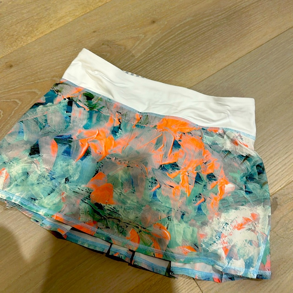 Amazing Lululemon tennis skirt great print